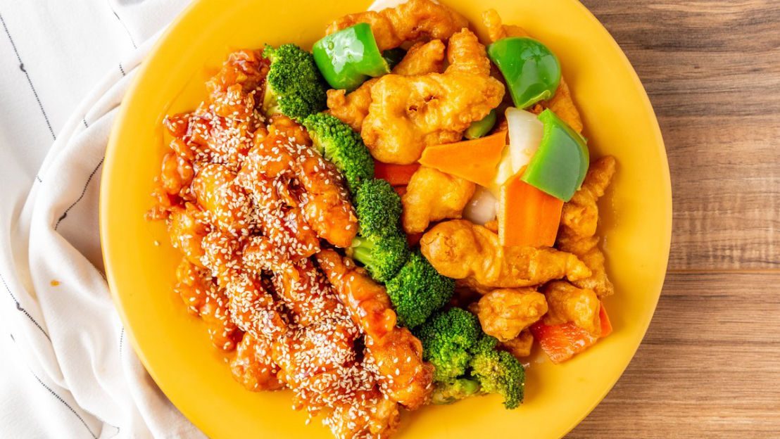 Sesame chicken with broccoli
